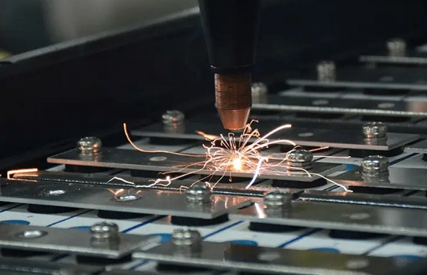 什么是連續(xù)光纖激光焊接機(jī)？