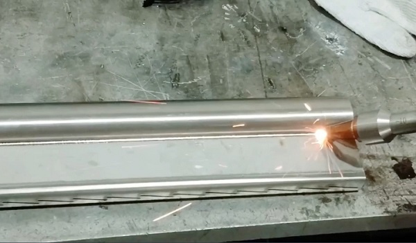 激光焊接機(jī)焊接時有焊渣的原因