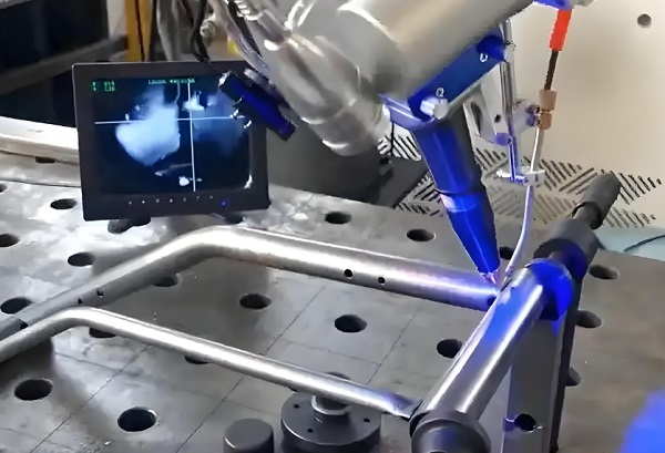 激光焊接機(jī)器人有哪些個(gè)性化服務(wù)？