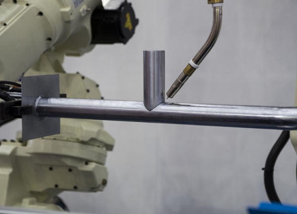 激光焊接機(jī)焊接時如何避免產(chǎn)生熱損傷區(qū)？