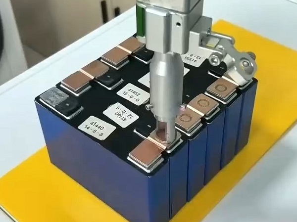 手持式鋰電池激光焊接機對企業(yè)效益的影響