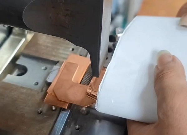 鋰電池極耳激光焊接