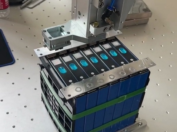 鋰電池激光自動(dòng)焊接