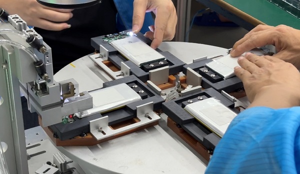 激光焊接機在3C電子產(chǎn)品電池生產(chǎn)中的優(yōu)勢是什么？