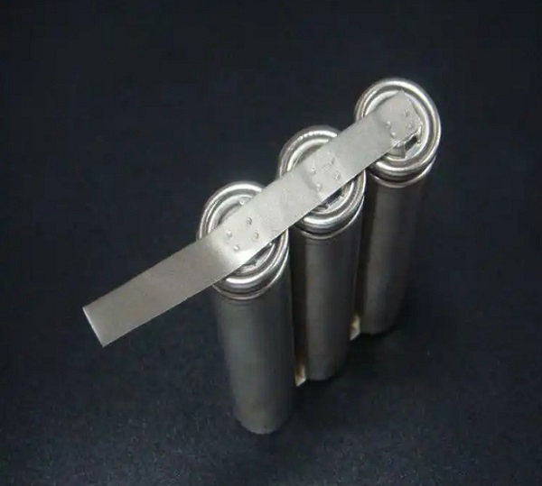 不同材質(zhì)的鋰電池極耳對鋰電池激光焊機有什么要求？