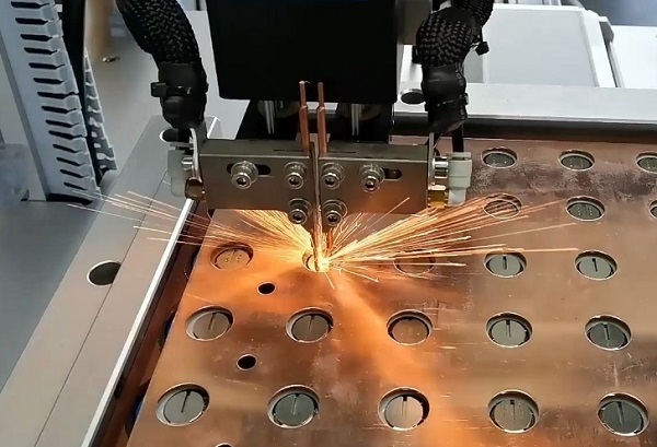 鋰電池激光點(diǎn)焊 鋰電池激光點(diǎn)焊