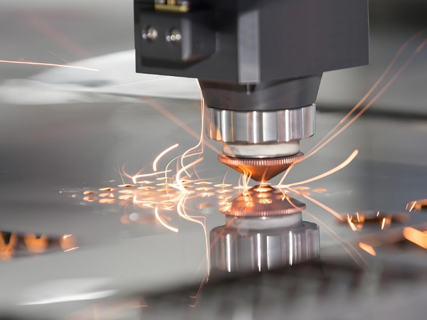 激光切割機(jī)如何根據(jù)工件尺寸和形狀選擇合適的固定夾具？