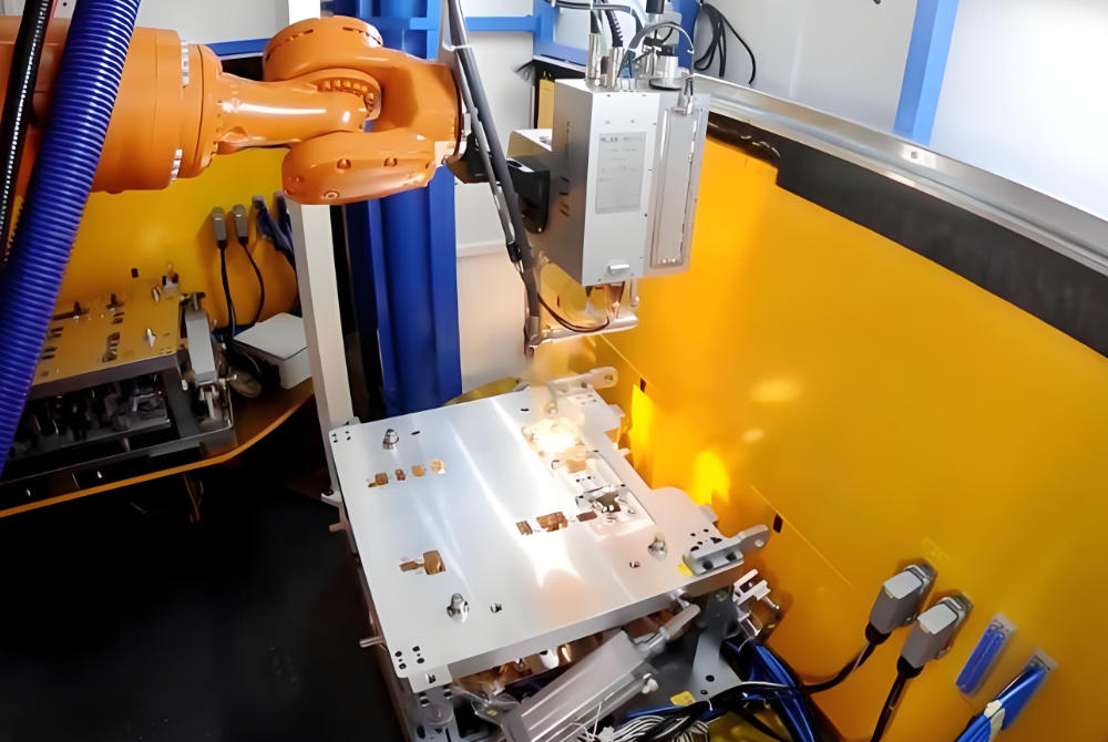 怎樣防止激光焊接機器人的焊接頭過熱？